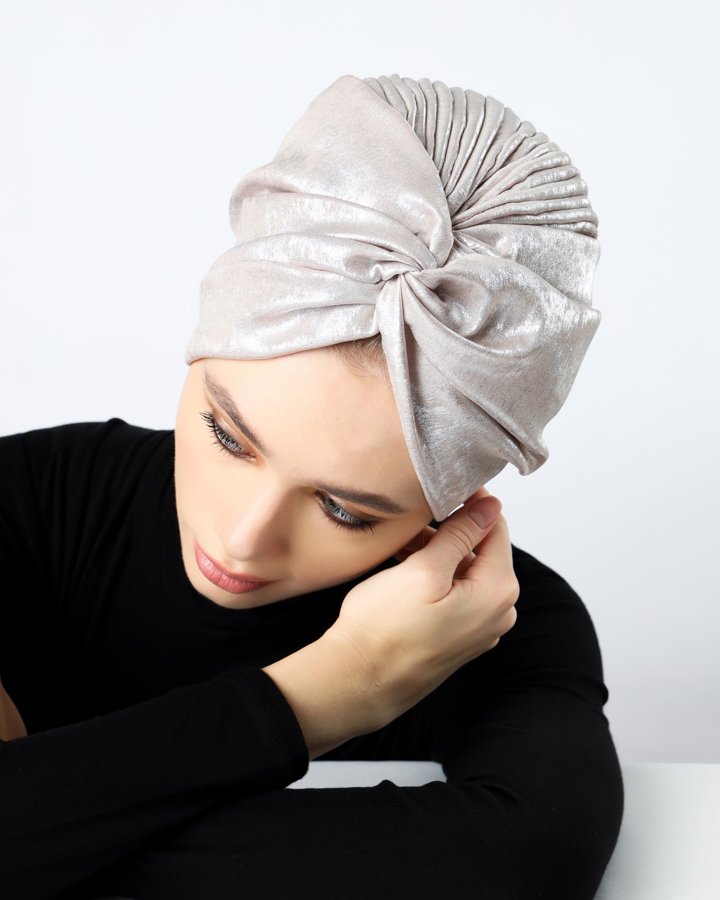 Glam Metallic twisted lines turban