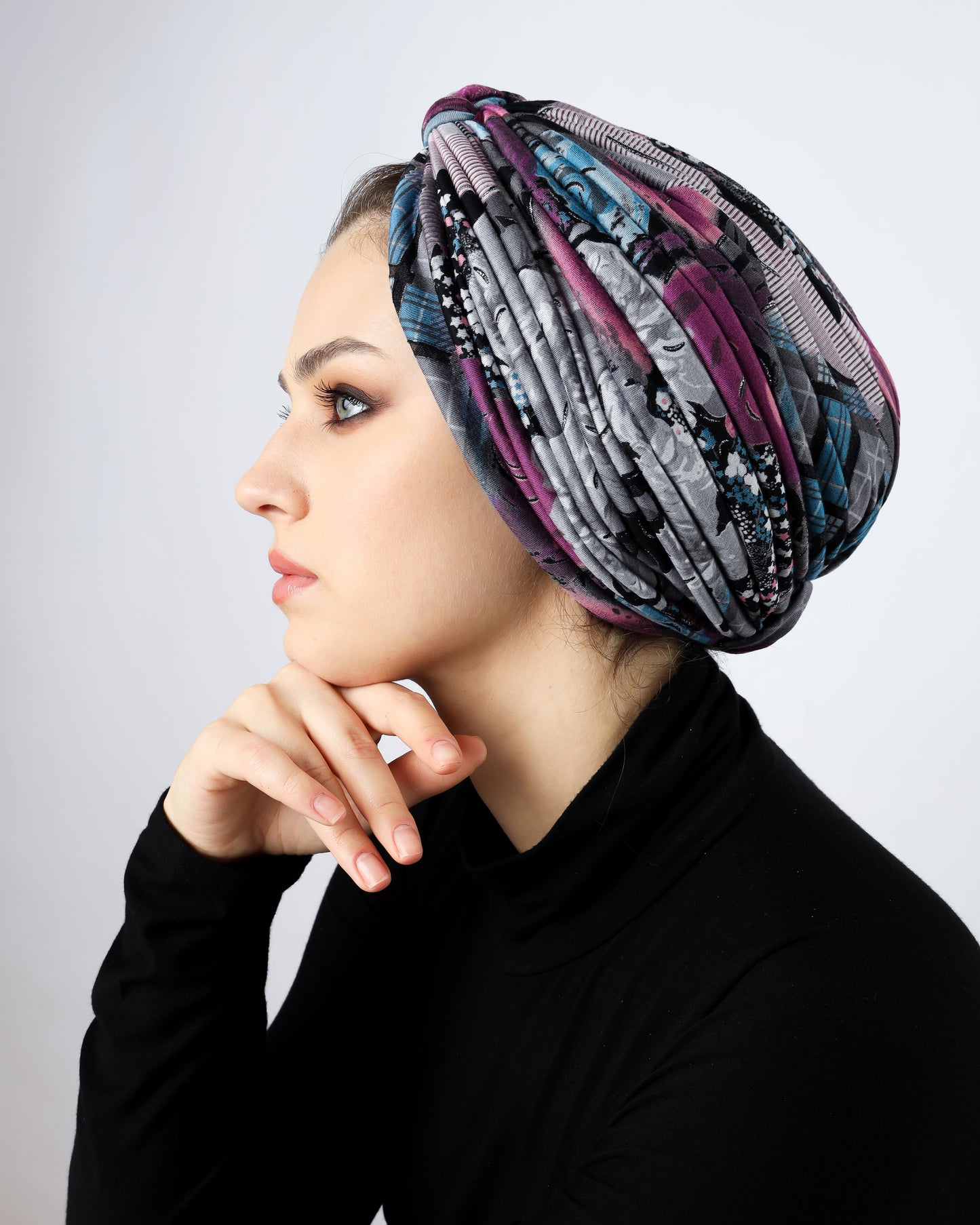 Dramatic lines turban